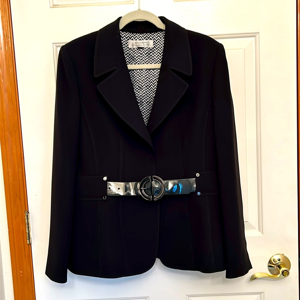 Tahari Womens suit jacket, black, size 14